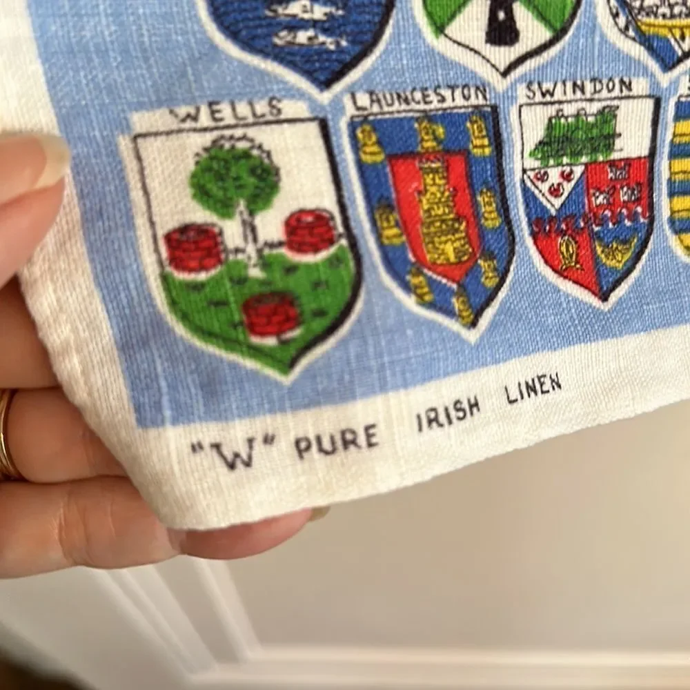 Vtg Irish Linen tea towel/wall hanging‎ of a Historical Map of England and Wales